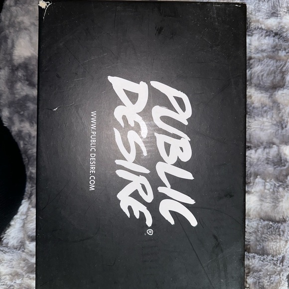 Black heels with rhinestone bow - Picture 3 of 4